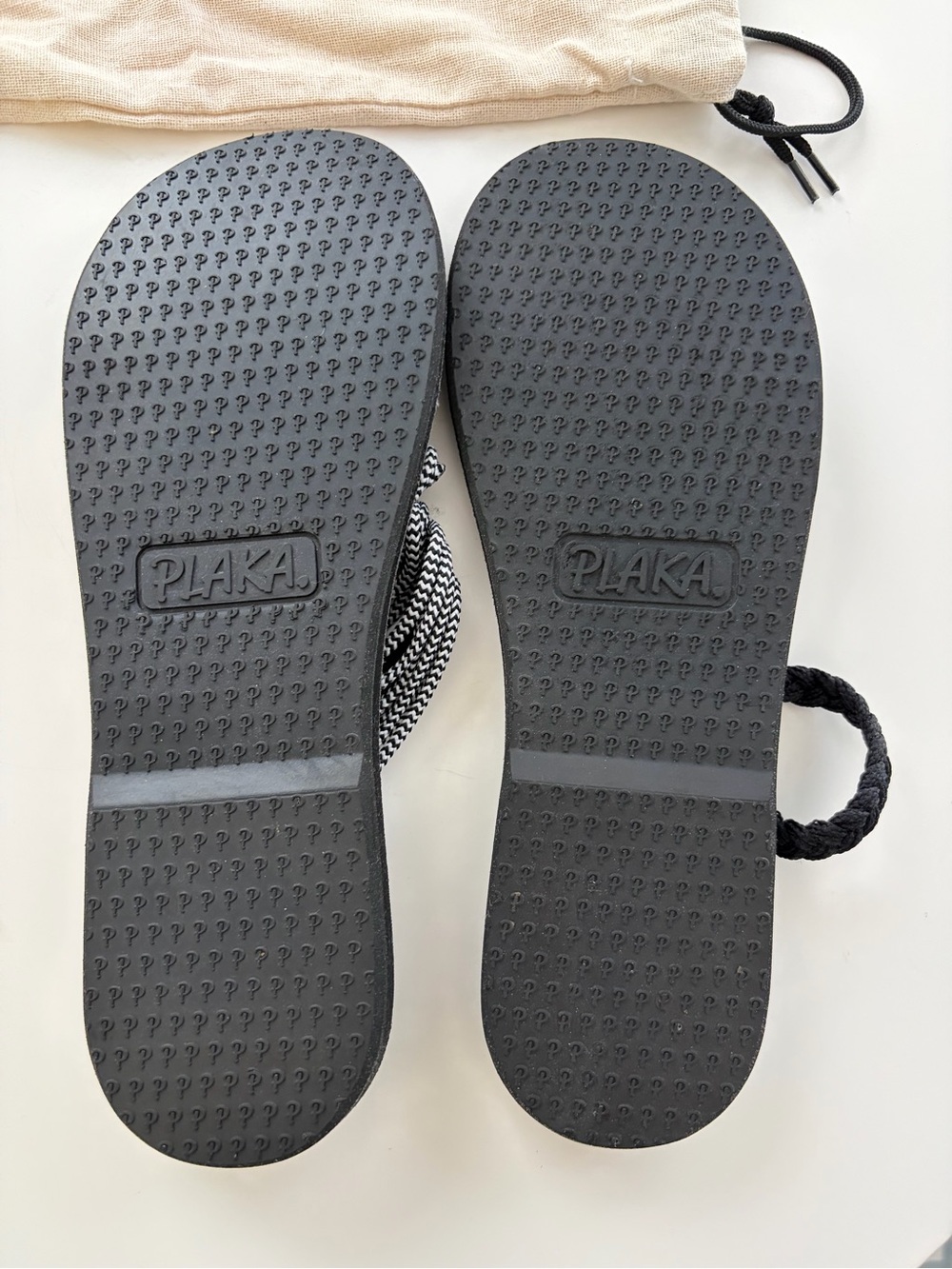 Plaka Oceanside Beach Hand-Woven Sandals with Black & White Braided Trim Size 7 - Picture 2 of 4
